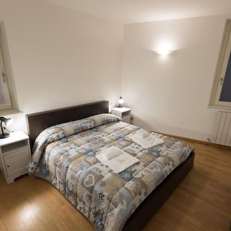 הוילה לוברה Casa Piazza Del Porto מראה חיצוני תמונה