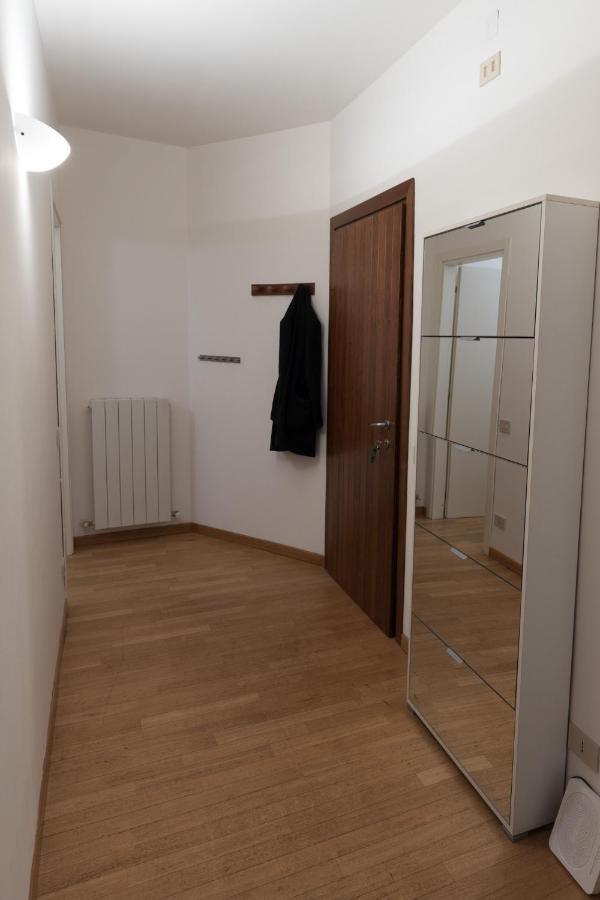 הוילה לוברה Casa Piazza Del Porto מראה חיצוני תמונה